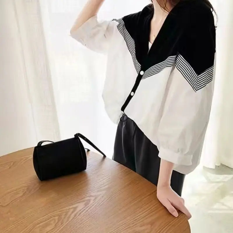 Fashion Patchwork Striped Blouse Women New Classic Contrast Color V-neck 3/4 Sleeve Korean Casual Single-breasted Lady Shirt