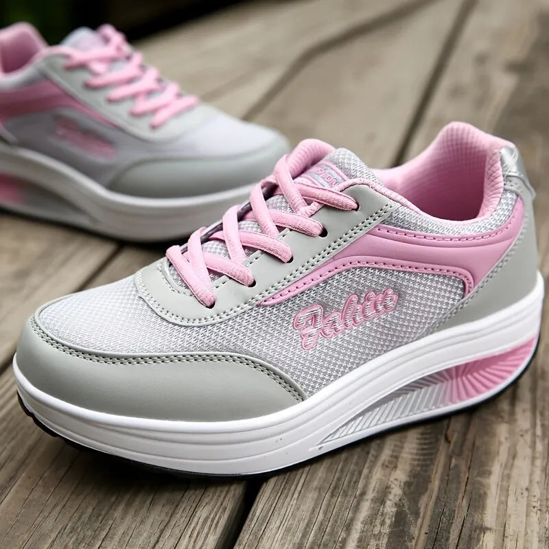 Stylish Women's Sneakers: Fashionable Vulcanized Shoes for Women, High-Quality Flats with Walking Platform - Available in Plus Sizes