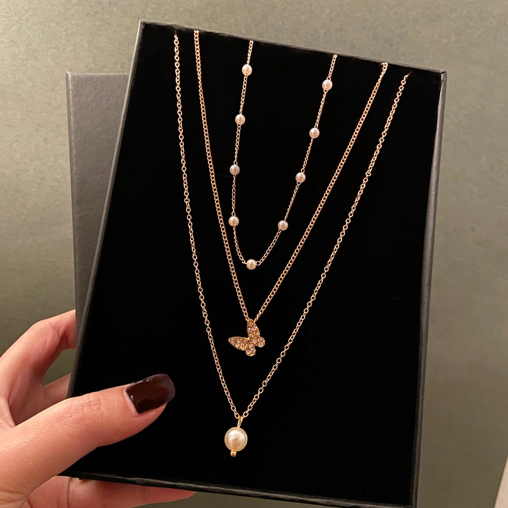Trendy 2023 Multi chain Pendant Gold Pearl Necklaces