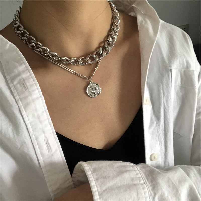 Trendy 2023 Multi chain Pendant Gold Pearl Necklaces