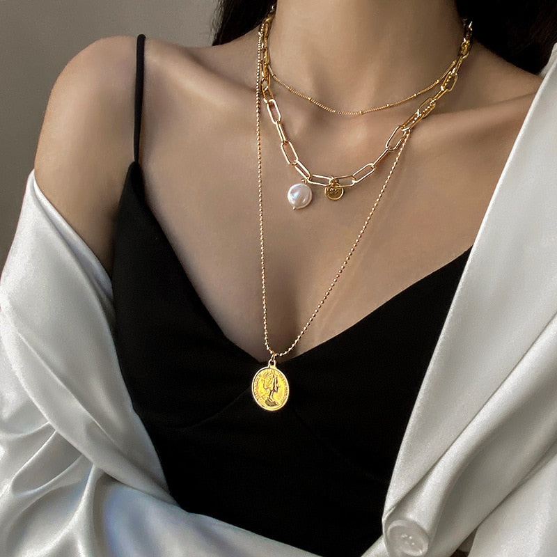 Trendy 2023 Multi chain Pendant Gold Pearl Necklaces