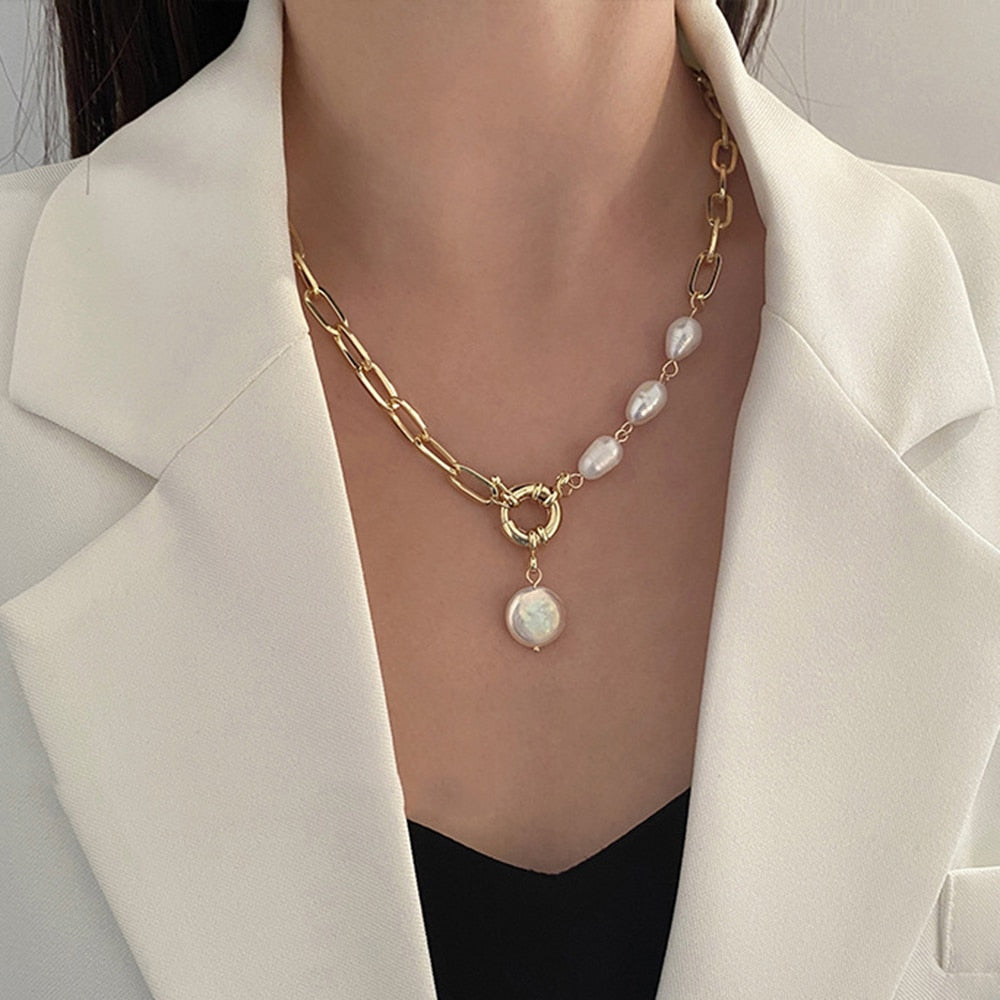 Trendy 2023 Multi chain Pendant Gold Pearl Necklaces