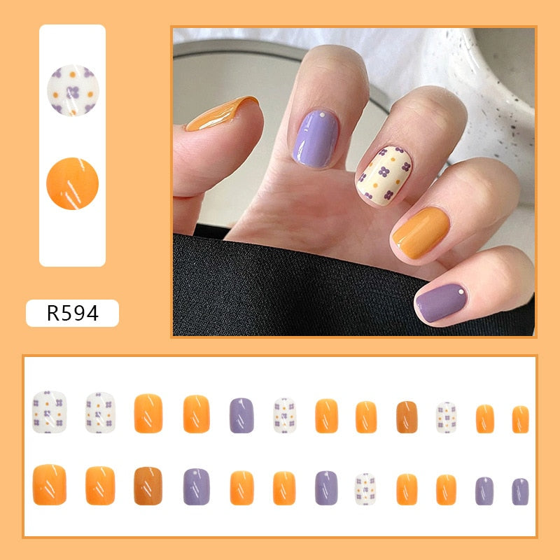 Short False Press on Nail Tip with Glue Designs Detachable Reusable Fake Nails 24Pcs/Set with Nail Art DIY Tips