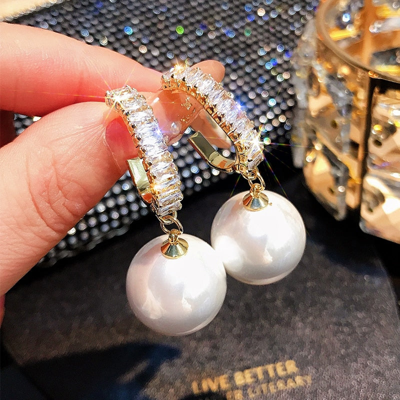 White Pearl Drop Earrings for Women Bohemian Golden Round Pearl for Wedding and Gift